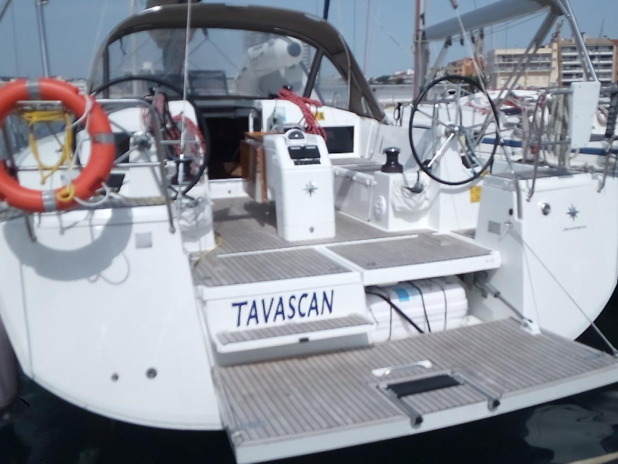 Photo #1 - Jeanneau Sun Odyssey 440 (Tavascan) in Marina Palamós - 10981