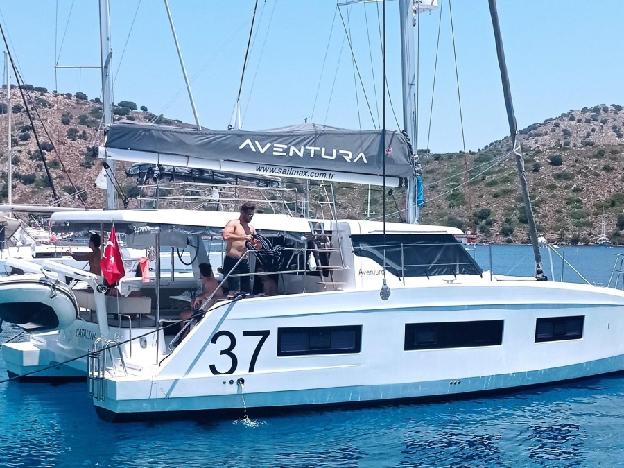 Photo #1 - Aventura 37 (Catalina) en Adaköy Marina - 20913