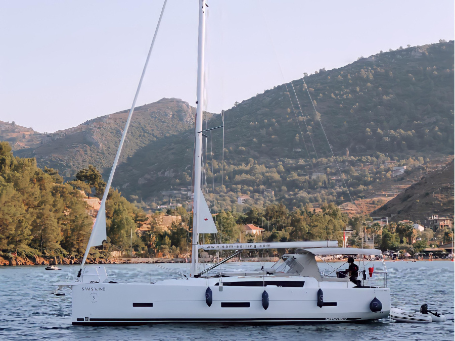 Photo #1 - Dufour 430 (SAM'S WIND) en Cennet Marina - 15448
