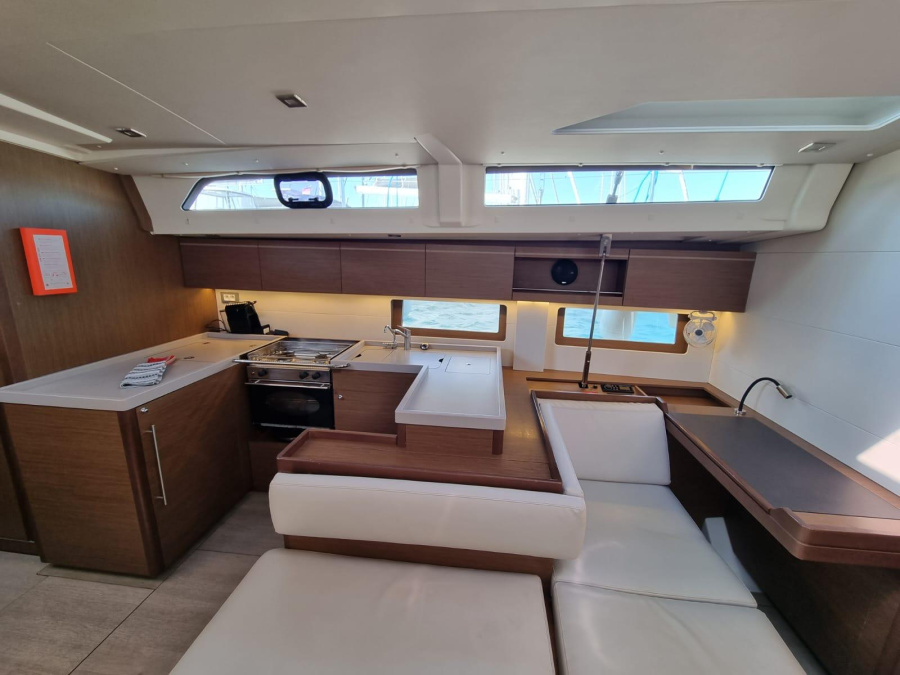 Interior image - 2