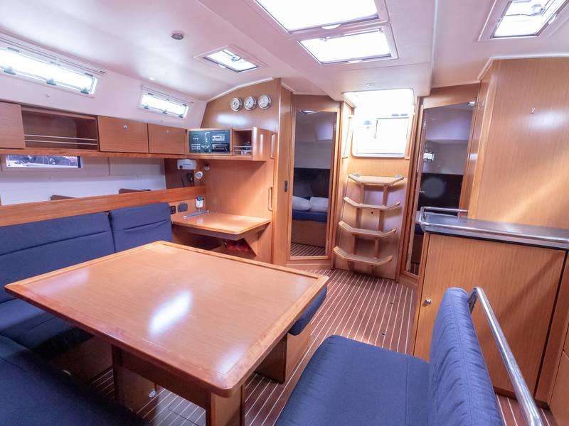 Interior image - 2