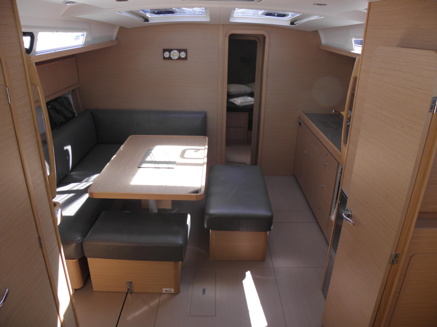Interior image - 2