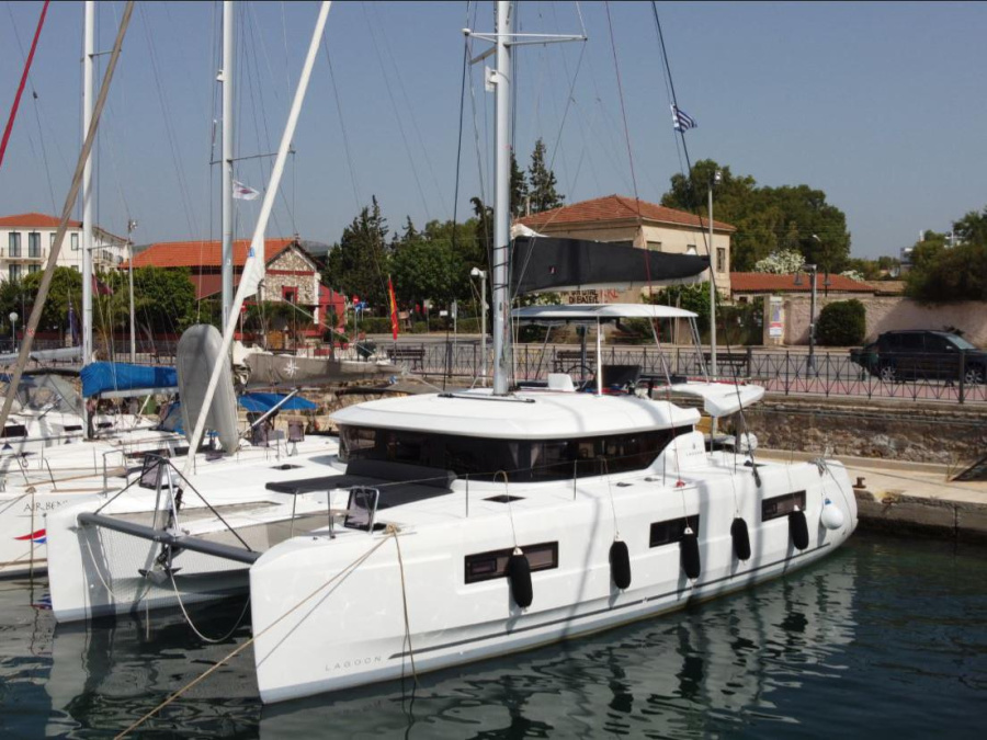 Photo #1 - Lagoon 46 (Sea Star) in Main Port - 18842