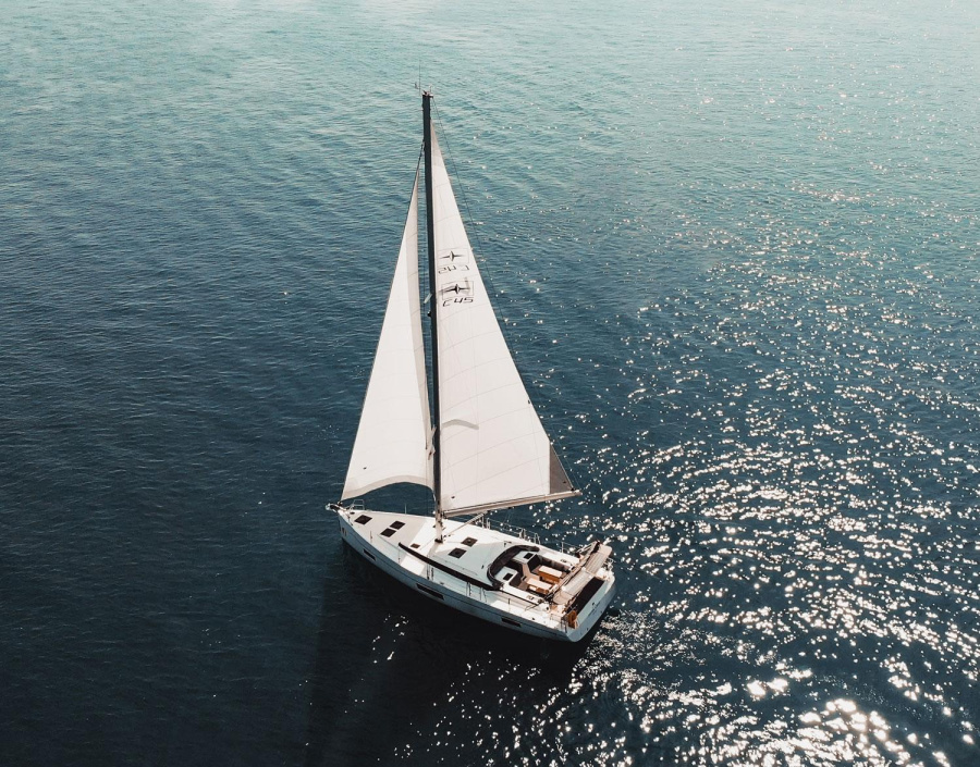 Photo #1 - Bavaria C45 Style (SANTA CRUZ) in Yacht Classic Hotel - 18347