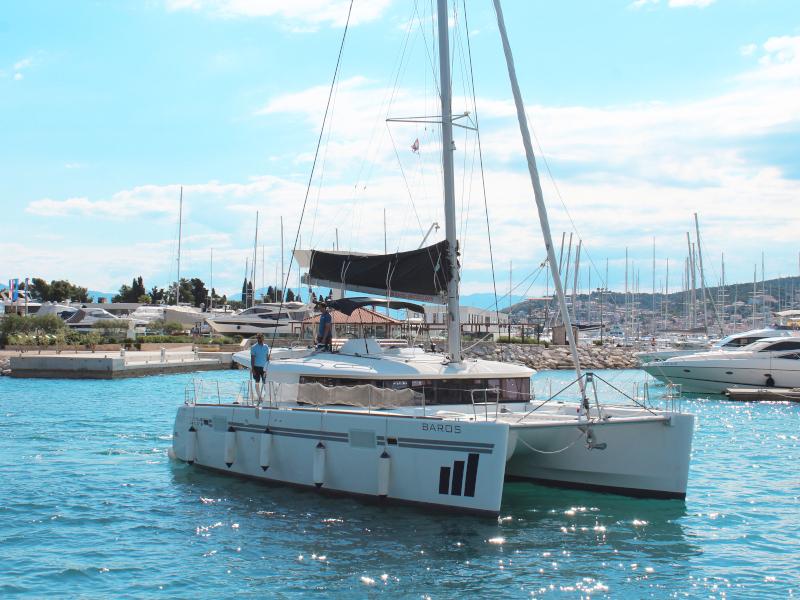 Photo #1 - Lagoon 450 Fly (BAROS) in Marina Baotić - 19098