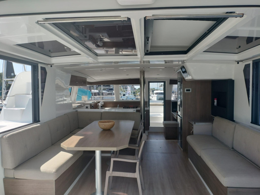 Interior image - 2