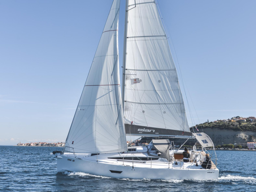 Photo #1 - Elan E4 (LUNA) en Tehnomont Marina Veruda - 18281
