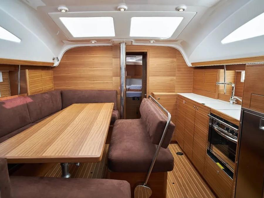 Interior image - 1