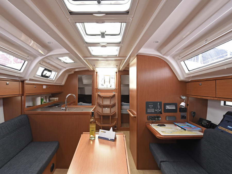 Interior image - 2