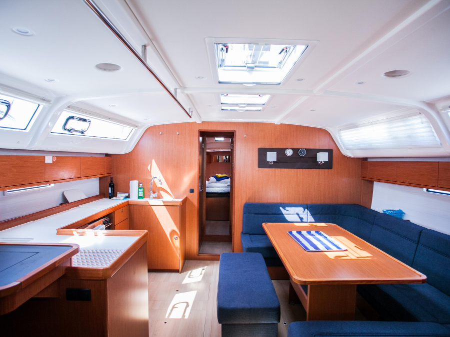 Interior image - 2