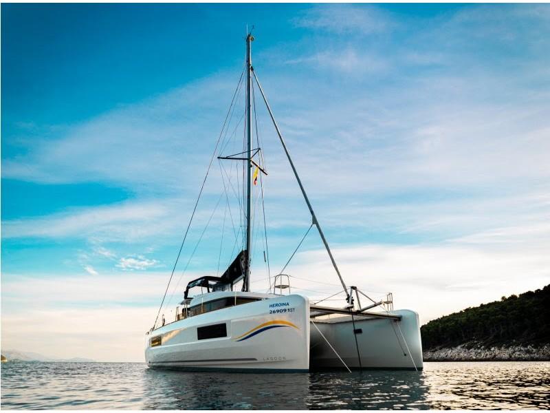 Photo #1 - Lagoon 40 (HEROINA) in ACI Marina - 10425