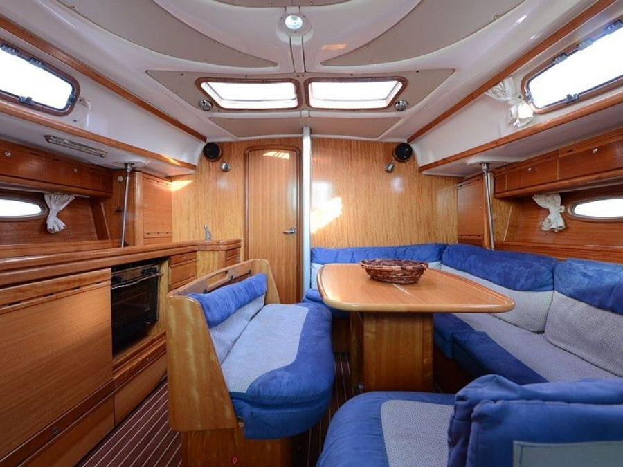 Interior image - 1