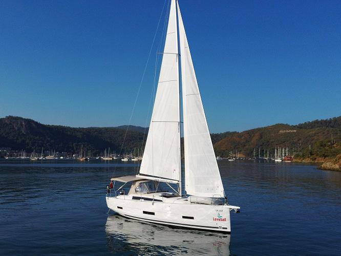 Photo #1 - Dufour 390 (La Luz) in Yacht Marina - 16535