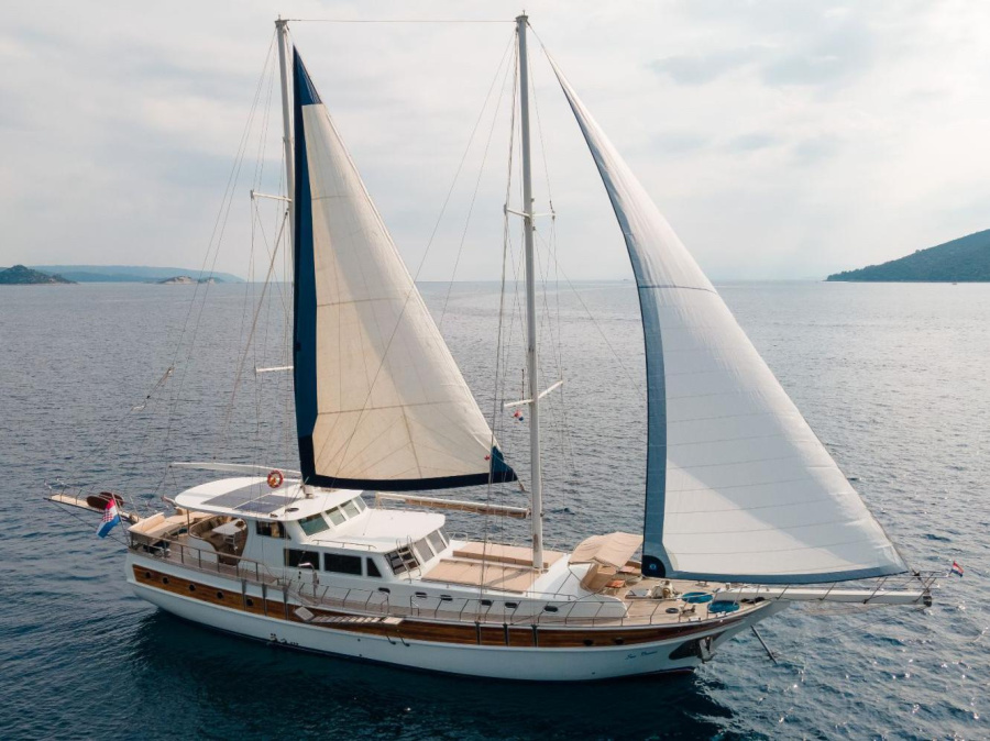 Photo #1 - Gulet (SEA BREEZE) in ACI Marina - 19080