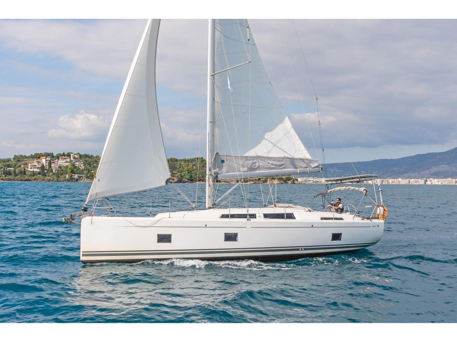 Photo #1 - Hanse 418 (Azur) in Main Port - 8723