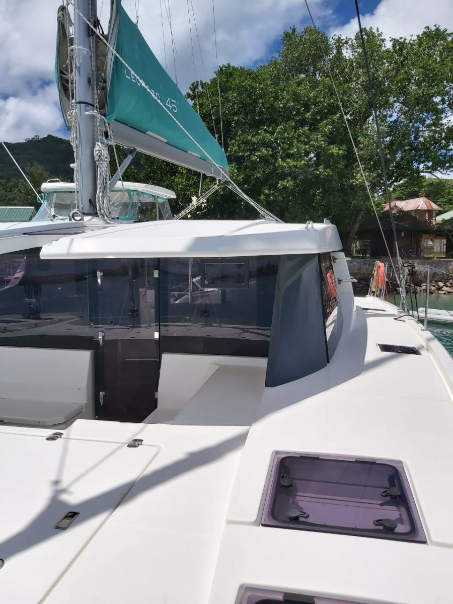 forward cockpit - 2
