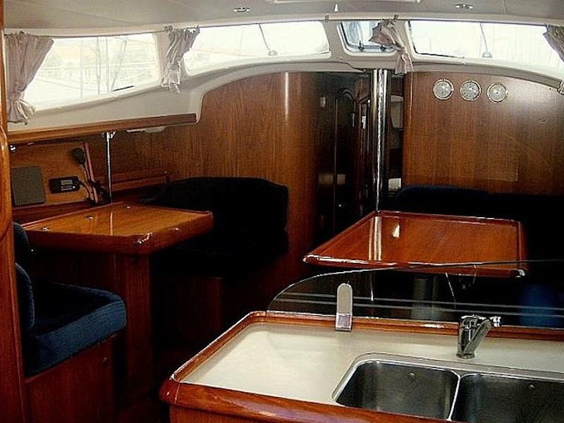 Interior image - 2
