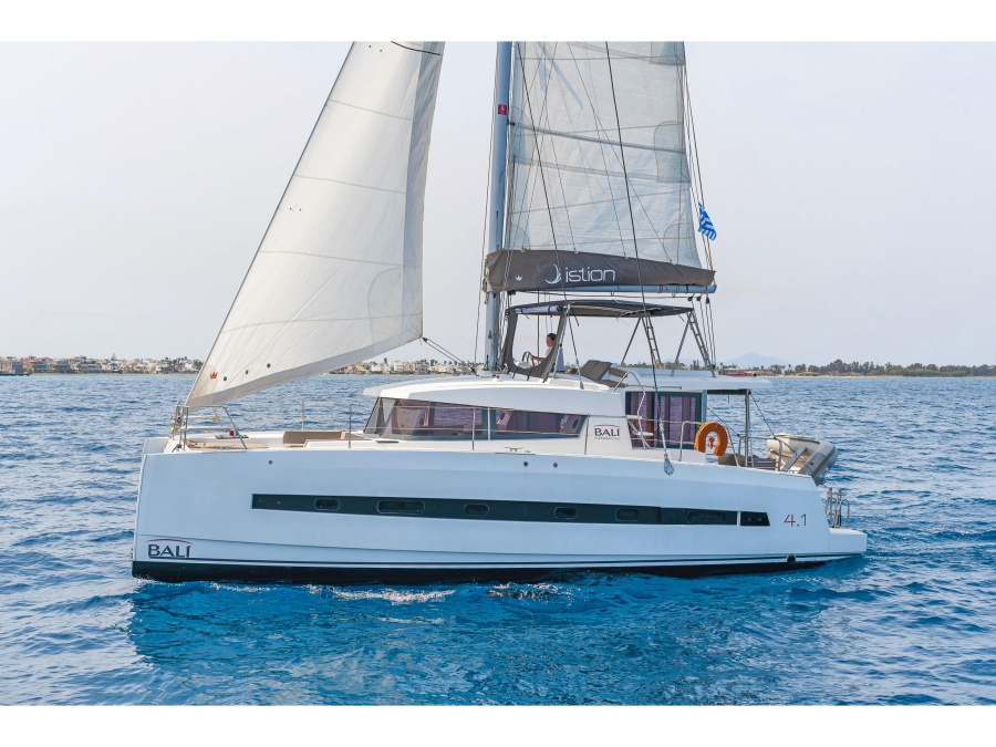 Photo #1 - Bali 4.1 (Crystal Waters) in Marina - 8338