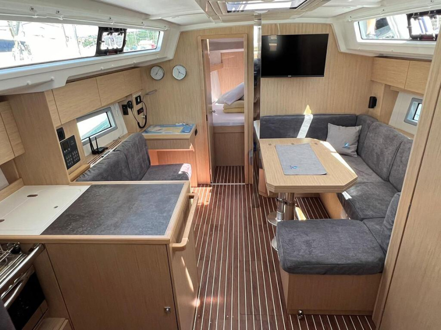 Interior image - 1