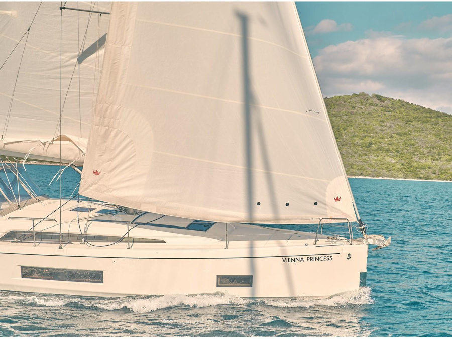 Photo #1 - Oceanis 46.1 (Vienna Princess | Bow Thruster, Solar Panel, 12 pax) in Main Port - 10646