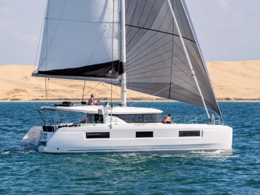 Photo #1 - Lagoon 46 Flybridge (Overseas) en Vlichada port - 19321
