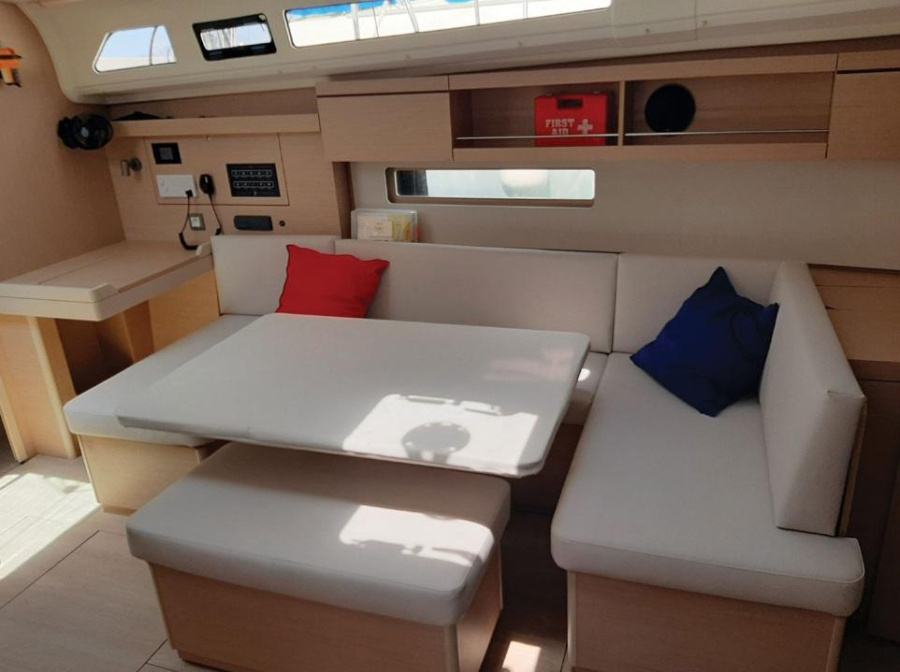 Oceanis40.1_2 - 2