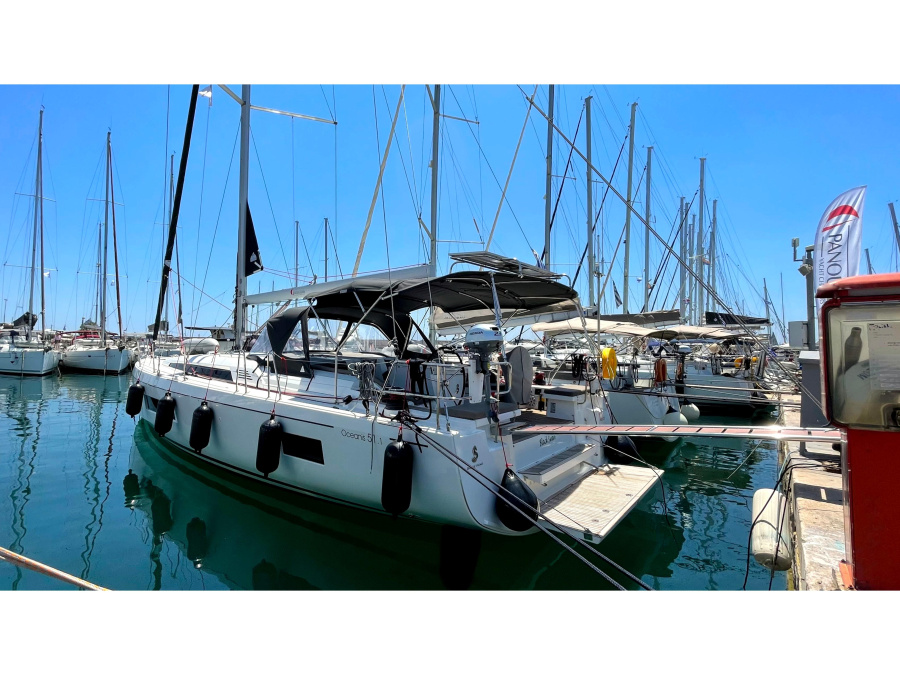 Photo #1 - Oceanis 51.1 (Black Swan (A/C - Generator - 12 pax)) in Alimos Marina - 16580