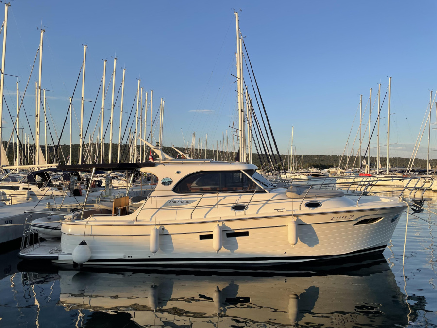 Photo #1 - ADRIANA 36 BT (21) (IRIS) en D-Marin Dalmacija Marina - 16426