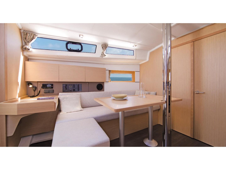 Interior image - 2