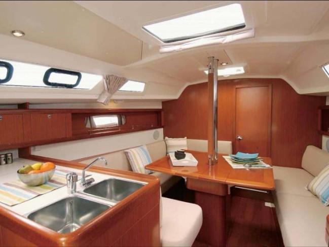 Interior image - 2