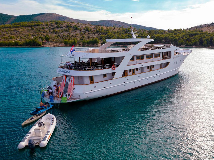 Photo #1 - Motoryacht Karizma (Karizma) in ACI Marina - 19787