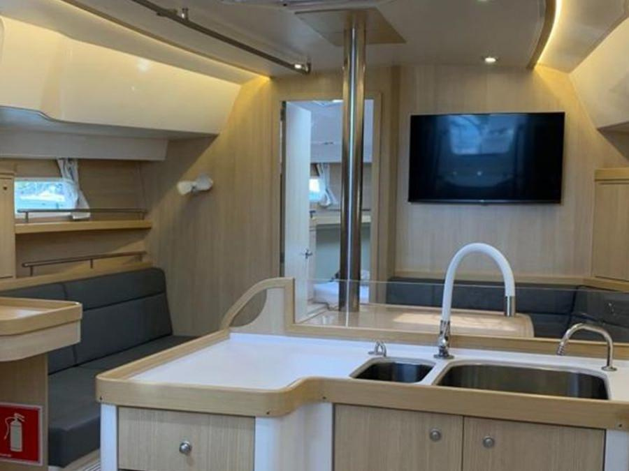 Interior image - 2