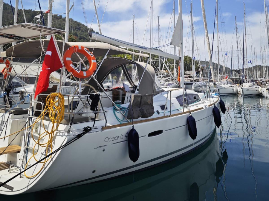 Photo #1 - Oceanis 40 (Violet) in Ece Marina - 18970