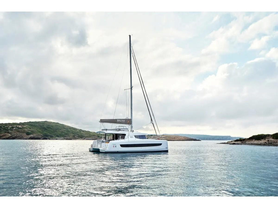 Photo #1 - Bali 4.4 (Romar One) en Alimos Marina - 61922