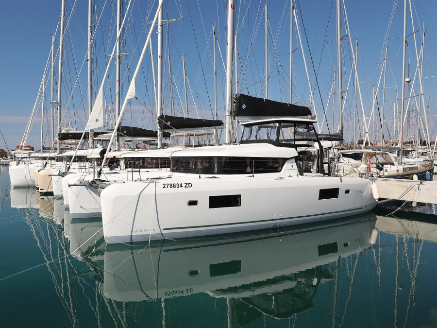 Photo #1 - Lagoon 42 (LUNA) in D-Marin Dalmacija Marina - 10685