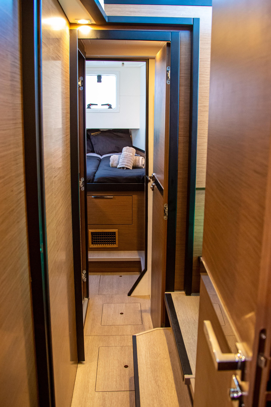 Sol Invictus VIP-equipped - 1