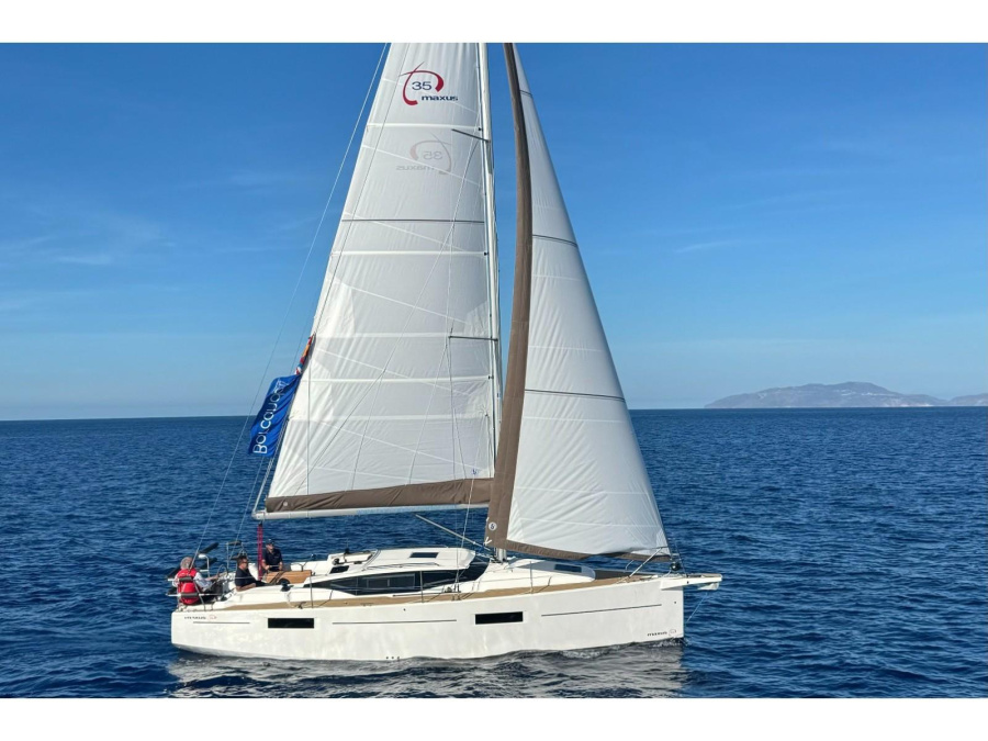 Photo #1 - Maxus 35 (ALAS) in Marina - 17361