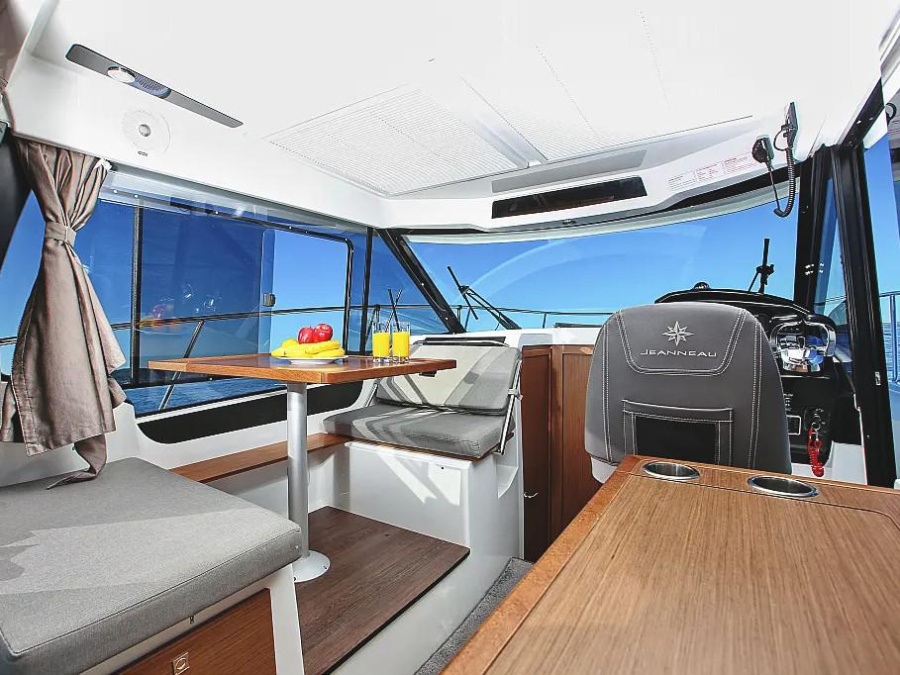 Interior image - 2