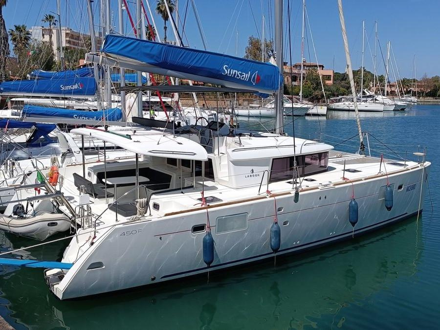 Photo #1 - Lagoon 450 Fly (Lagoon 450 Fly) en Marina - 13271