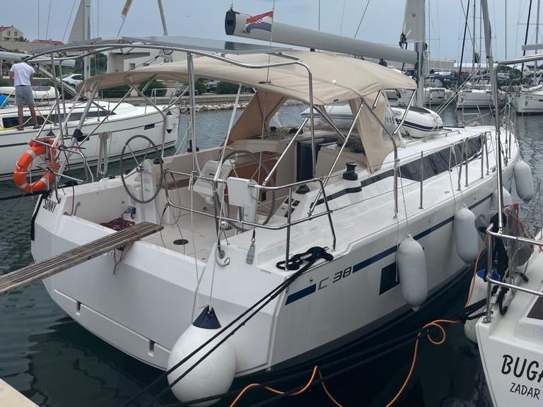 Photo #1 - Bavaria C 38 (SUNNY) en D-Marin Dalmacija Marina - 18015