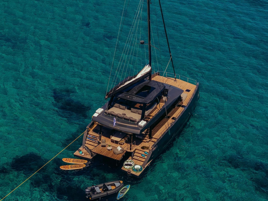 Photo #1 - Moon Yacht 65 (Honeymoon) en Main Port - 19749