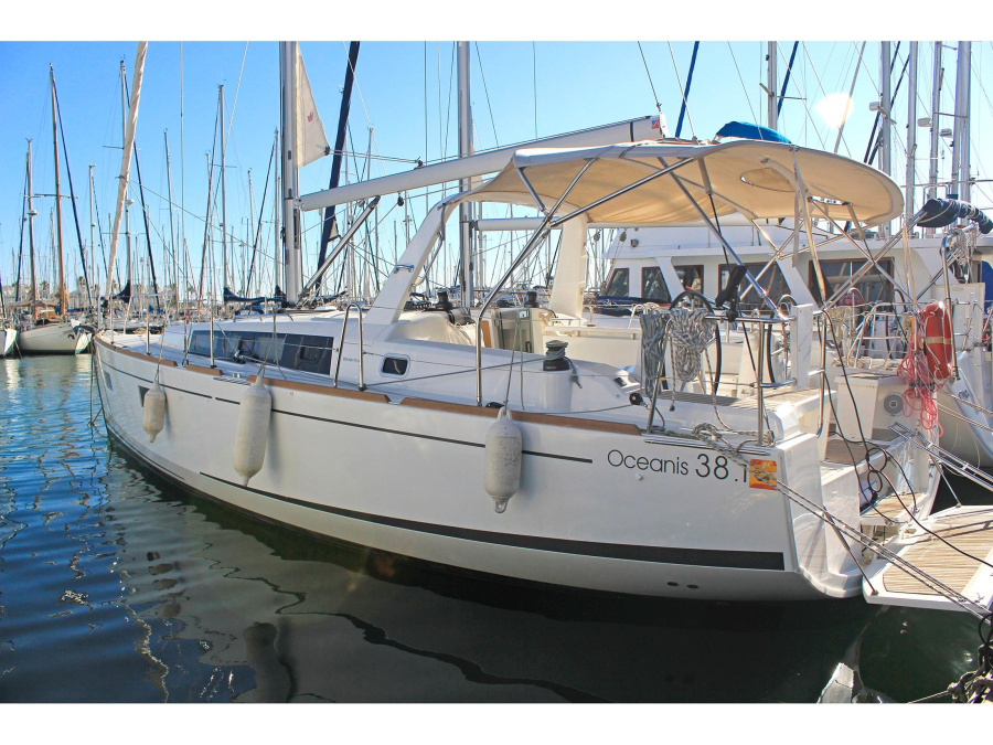 Photo #1 - Oceanis 38.1 (VITA) in Port Olimpic - 5293