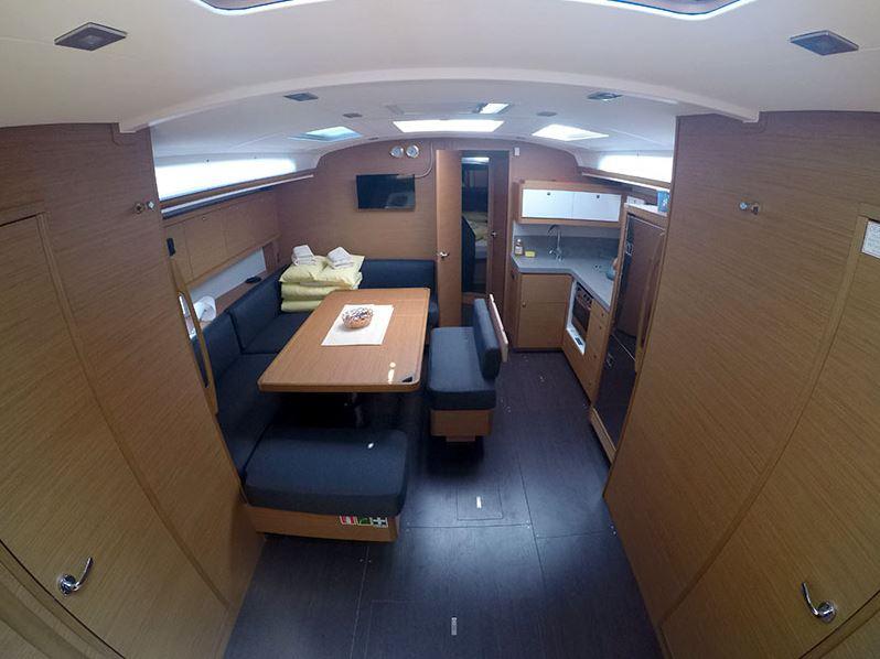 Interior image - 2