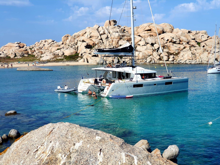 Photo #1 - LAGOON 52 FLY (MY WAY) in Port Tino Rossi - 62230