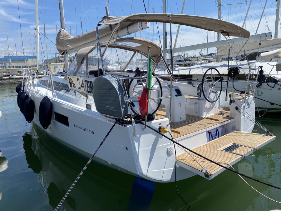 Photo #1 - Sun Odyssey 410 (Bella) in Marina Arcipelago Toscano - 19224