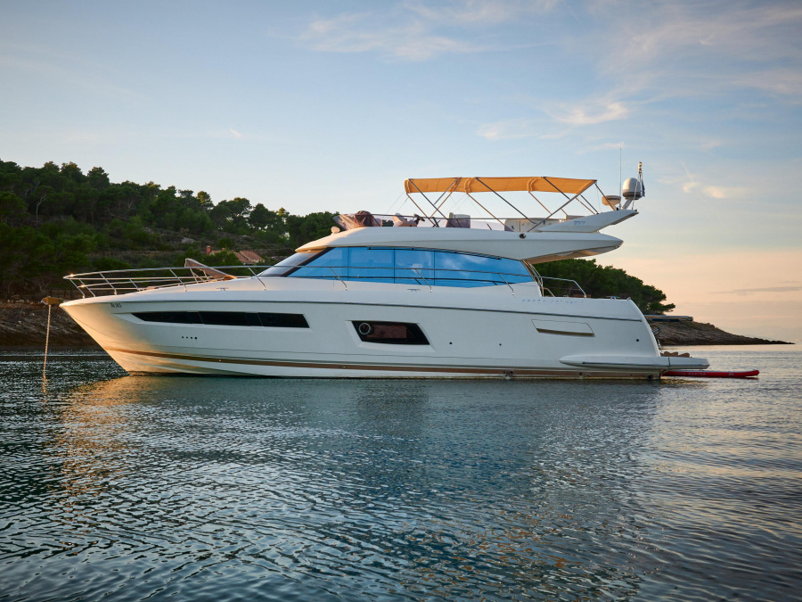 Photo #1 - Prestige 550 Fly (Rock) in Marina Lav - 20230