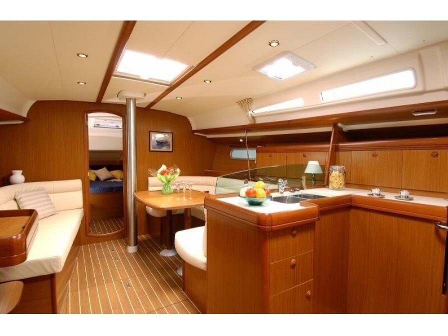 Interior image - 2