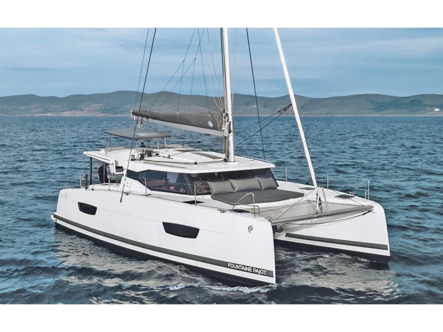 Photo #1 - Isla 40 (Carpe Vitam) in Olympic Marina - 16685
