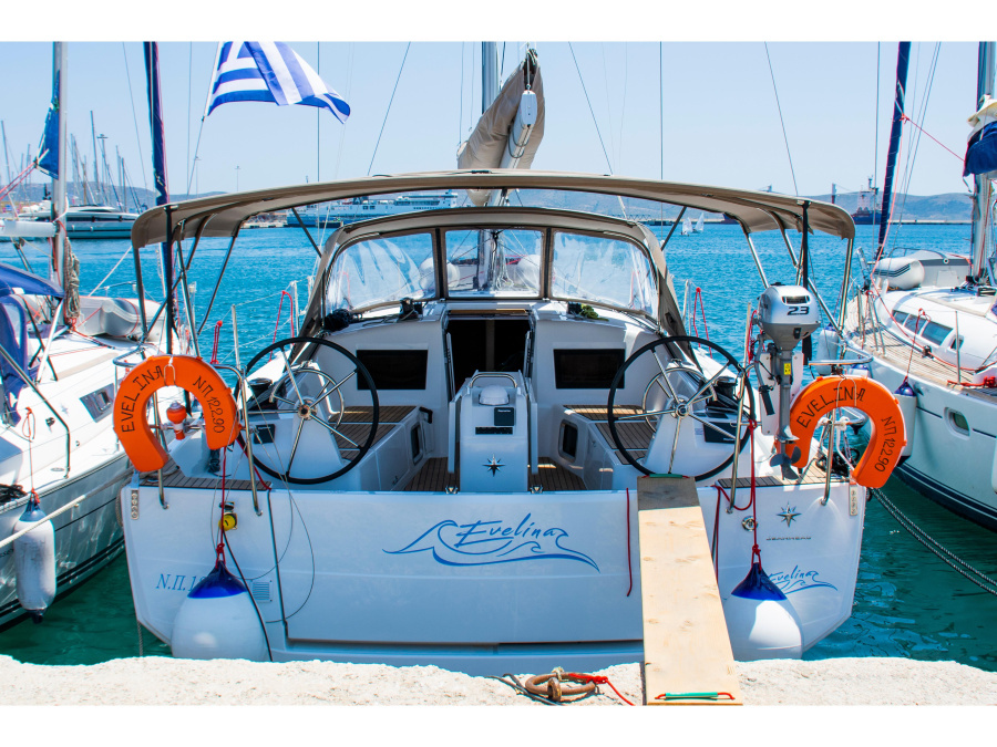 Photo #1 - Sun Odyssey 410 (Evelina) in Olympic Marina - 15591