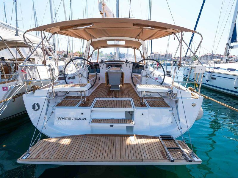 Photo #1 - Oceanis 41.1 (White Pearl) in Marina - 21033